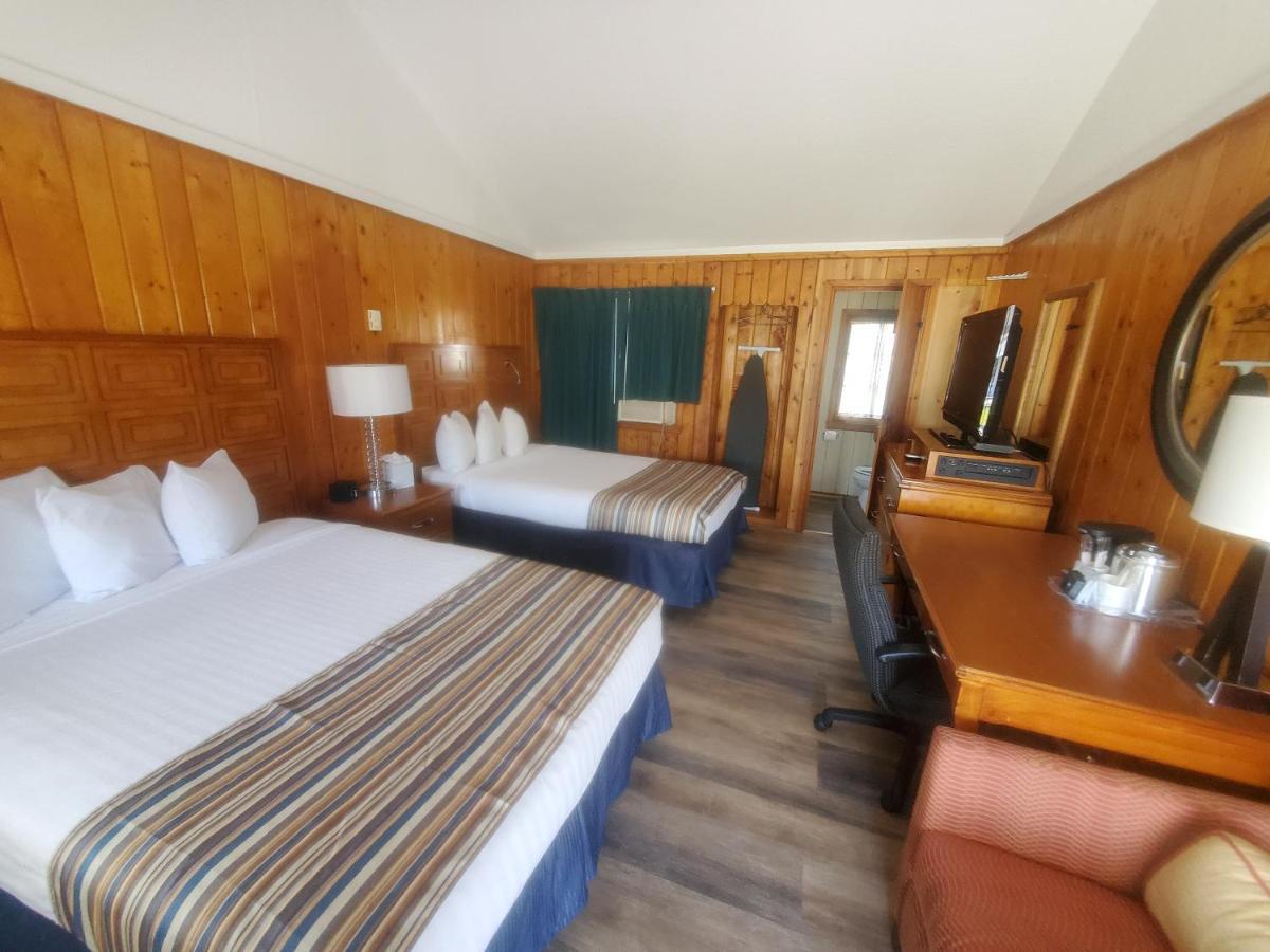 Bayview Lakefront Inn St. Ignace Exterior foto